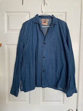 Vintage 100% Cotton Gene Ewing Bis Women’s sz Large Blue Denim Button Down Shirt
